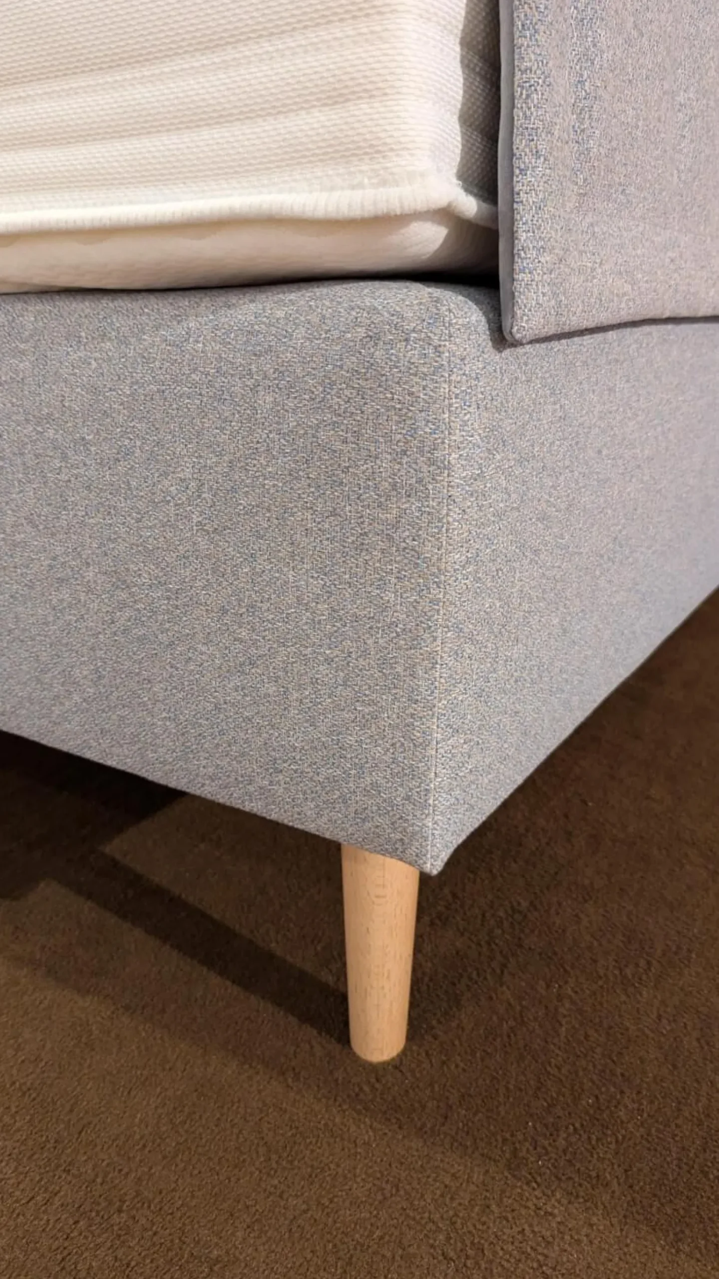 Boxspringbett Silver Express Stoff A 1104 Grau Füße Holz Mit Partnermatratze Und Gel Topper