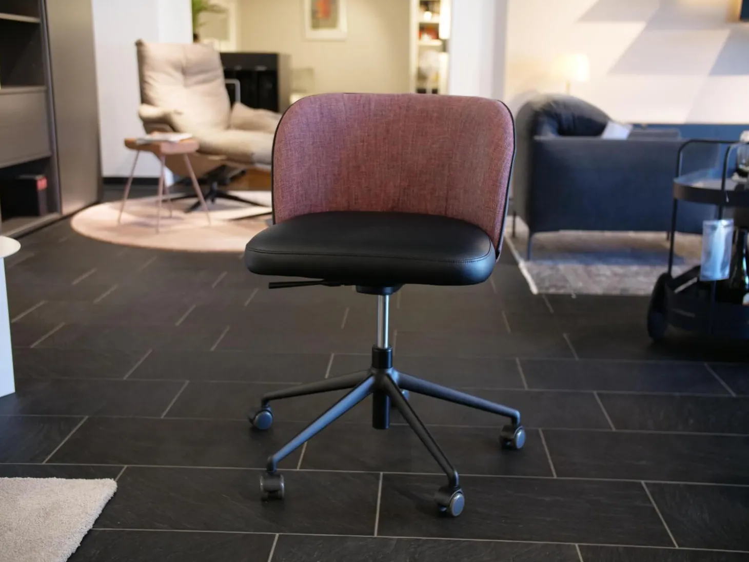 Bürostuhl Gaia Line V1 Stoff Picasso Red Rot 5358 Sitz Leder Milano Schwarz Gestell M02 Schwarz