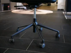 Bürostuhl Gaia Line V1 Stoff Picasso Red Rot 5358 Sitz Leder Milano Schwarz Gestell M02 Schwarz