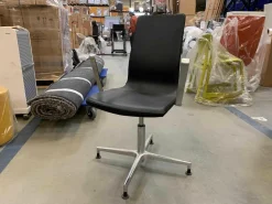 Bürostuhl Tango Leder Schwarz Gestell Poliert auf Gleitern