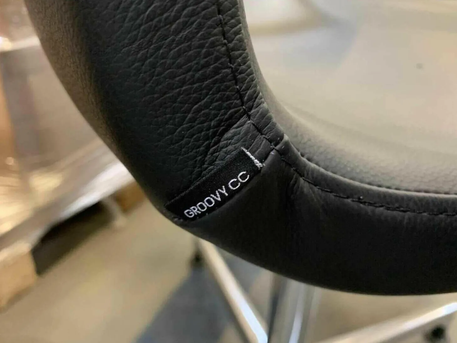 Bürostuhl Tango Leder Schwarz Gestell Poliert auf Gleitern