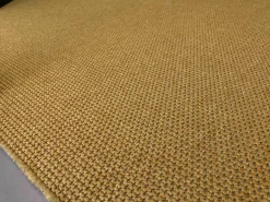 CAS-Room Think Tank mit Elektrifizierung 1 Tisch Weiß 4 Stühle Vitra Tip Ton