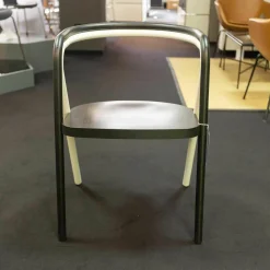 Chair 2 Gestell Esche Massiv Schwarz Metallrohr Weiß Matt Sitzfläche Birkenholz mit Massivesche