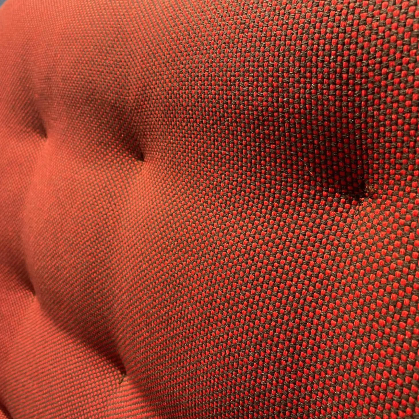 Chaise Lounge Suita Klein Stoff Laser Farbe 35 Rot Moorbraun Untergestell Poliert