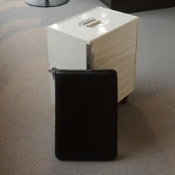 Container Box White Mit Leder Sitzkissen