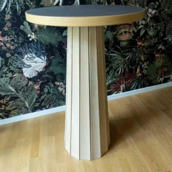 Container Table Bodhi Platte Lino Mauve Sockelhülle Eiche Weiß Lackiert