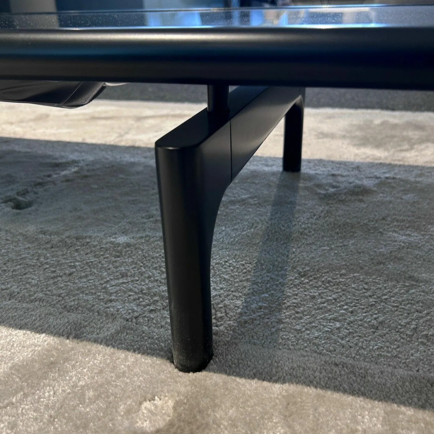 Couchtisch 901-313 Platte Glas Und Gestell Buche Verkehrsschwarz Lackiert