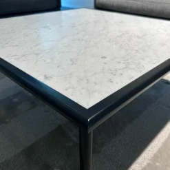 Couchtisch 901-211 Platte Marmor Carrara Grau Geledert Gestell Buche Verkehrsschwarz Lackiert