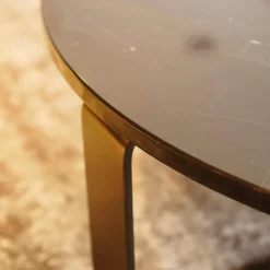 Couchtisch 1062 Primus Platte Stein Sahara Noir Schwarz Mit Dunkelbronzenen Akzenten Rund Poliert