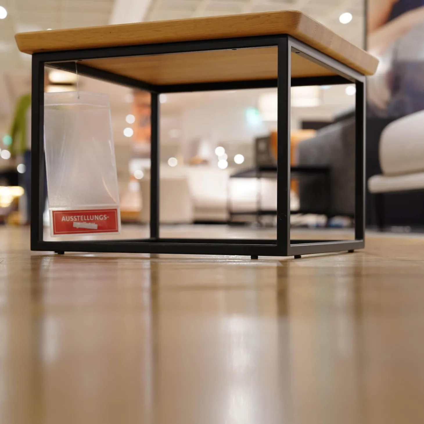 Couchtisch 934-511 Tischplatte Massiv Eiche Farblos Lackiert Gestell Stahl Lackiert Verkehrsschwarz