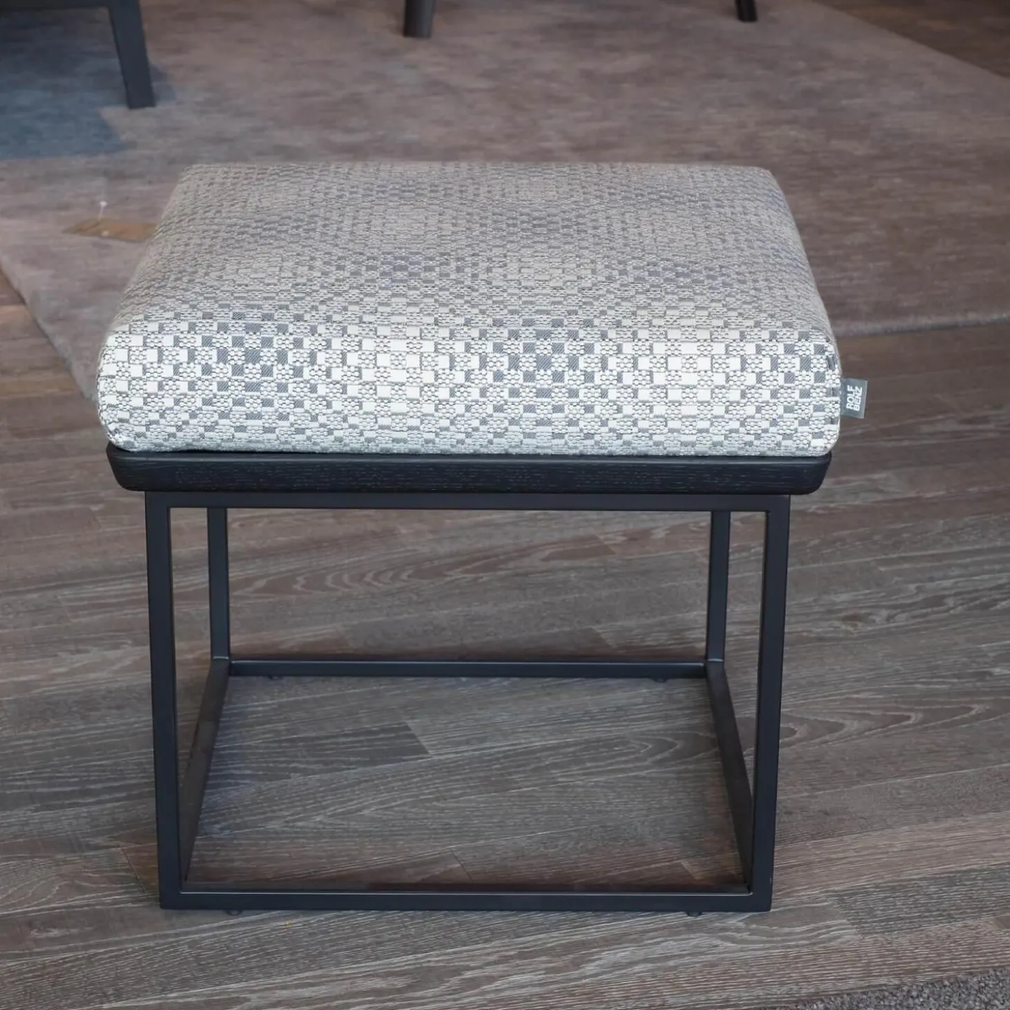 Couchtisch 934 Tischplatte Massivholz Farblos Lackiert Schwarz Gebeizt Stahl Glatt Lackiert Matt Verkehrsschwarz