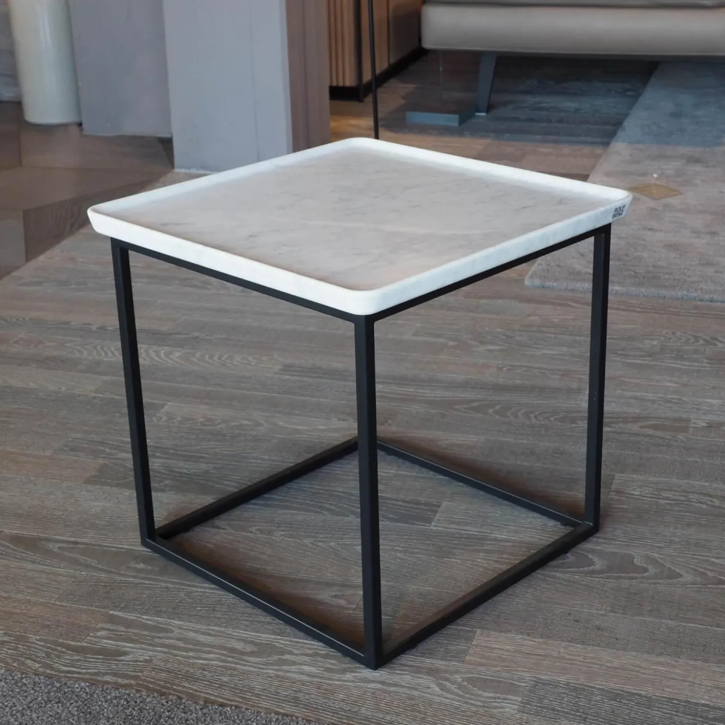 Couchtisch 934 Tischplatte Naturstein Carrara Geledert Stahl Glatt Lackiert Matt Verkehrsschwarz