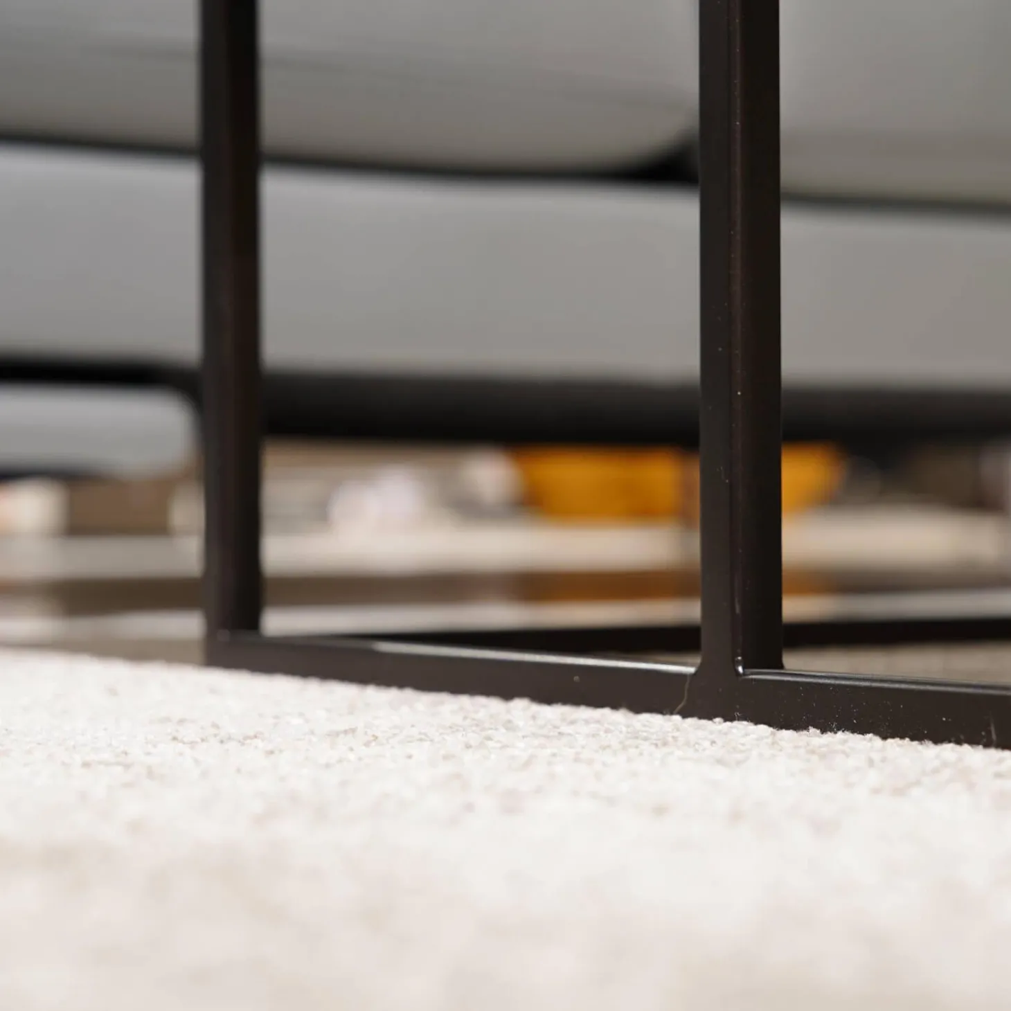 Couchtisch 985-213 Tischplatten Nussbaum Amerikanisch Und Echtsteinfurnier Schiefer Gestell Stahl Schwarz Brilliant