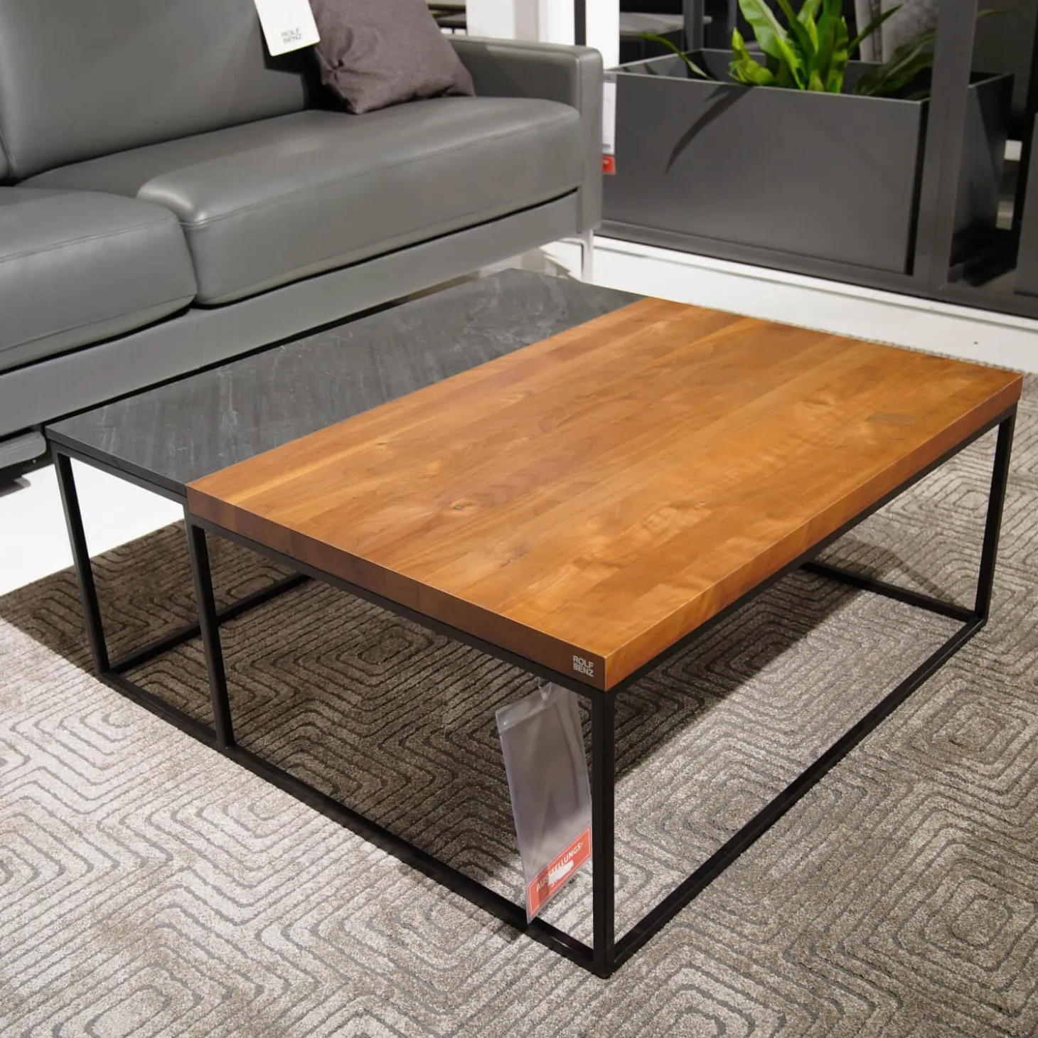 Couchtisch 985-213 Tischplatten Nussbaum Amerikanisch Und Echtsteinfurnier Schiefer Gestell Stahl Schwarz Brilliant