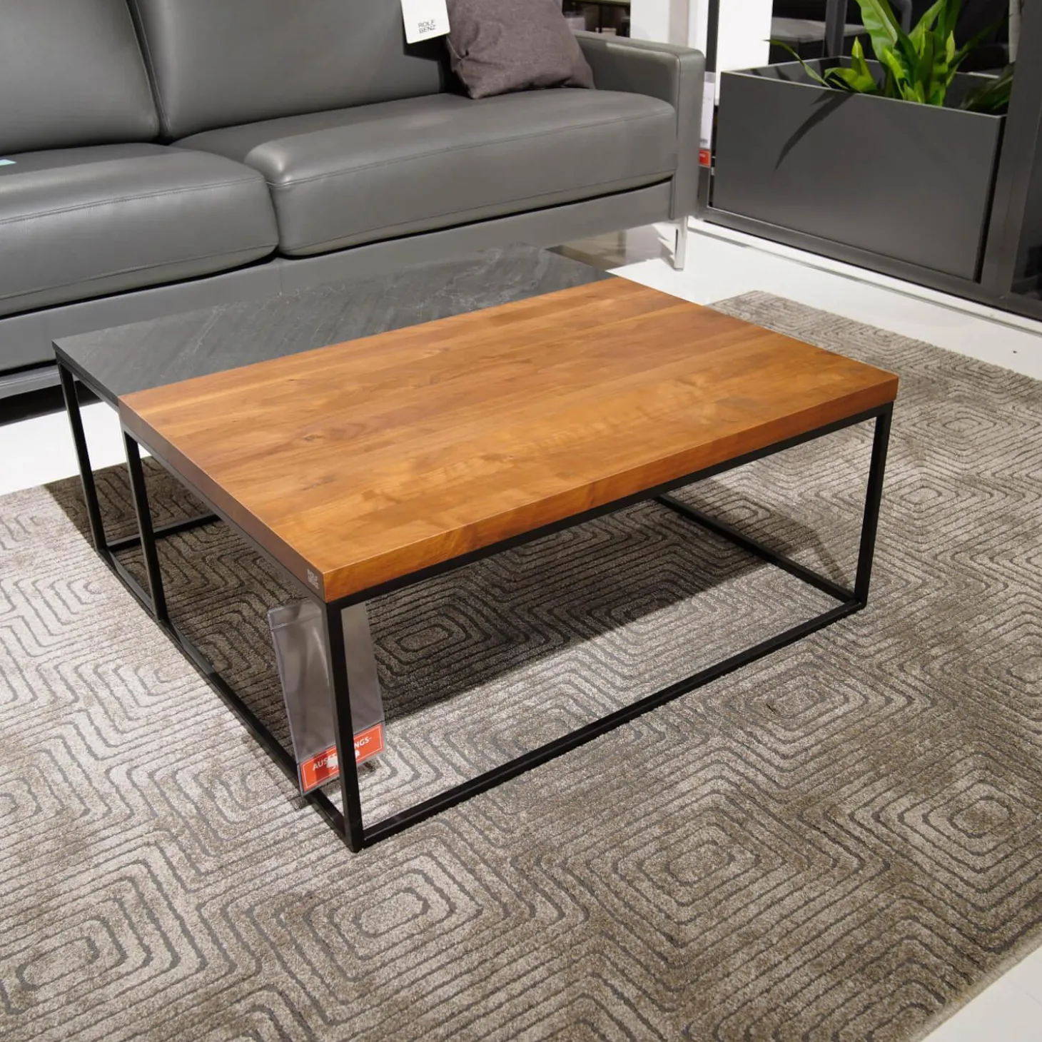 Couchtisch 985-213 Tischplatten Nussbaum Amerikanisch Und Echtsteinfurnier Schiefer Gestell Stahl Schwarz Brilliant