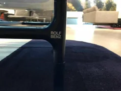 Couchtisch Addit 915-233 Blaue Glasplatte Tablar Nussbaum Massiv