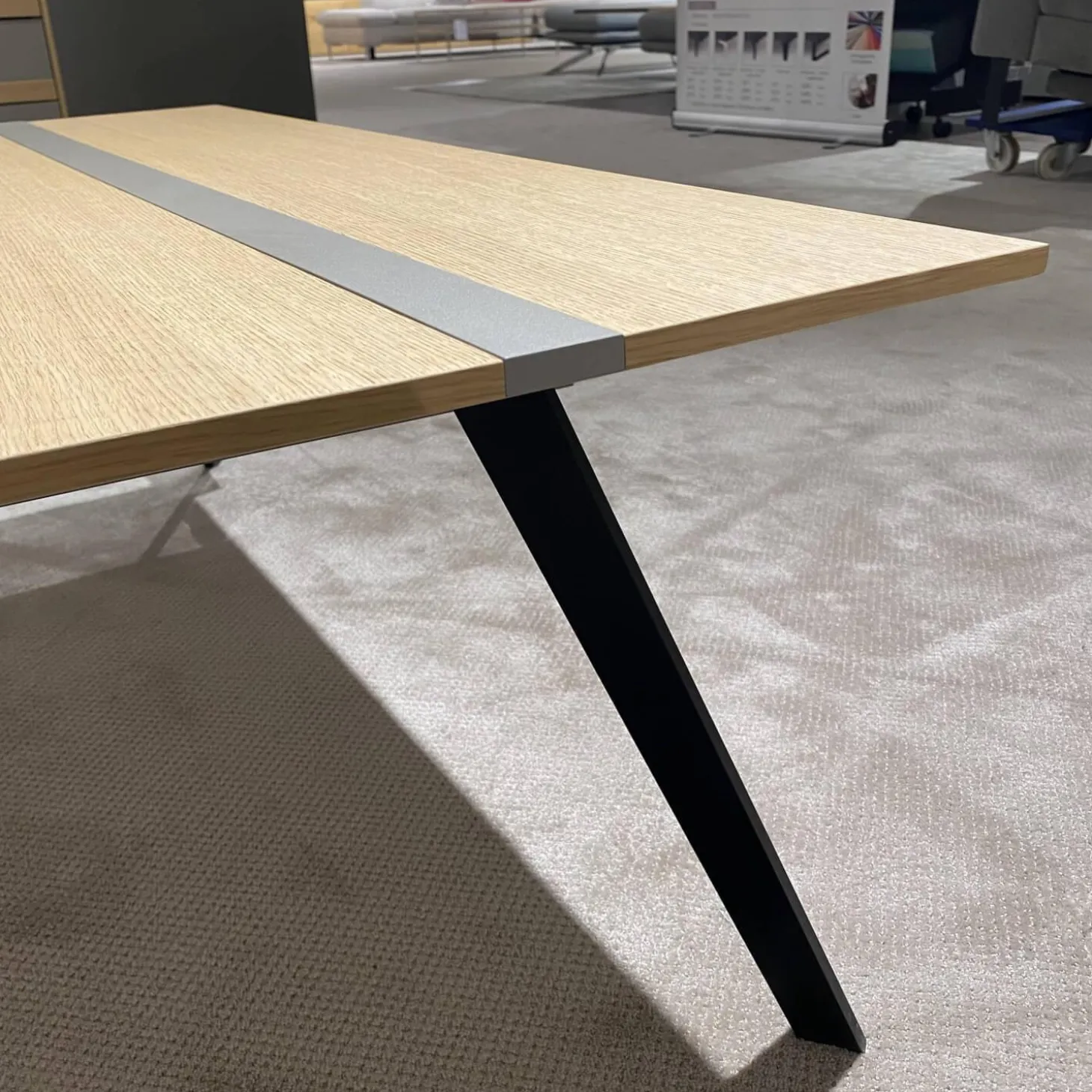 Couchtisch CT510 Eiche Satin Natur Akzentstreifen Fango Grau Gestell Edelstahl Mit Schubkasten