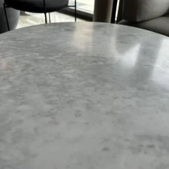 Couchtisch Ilary Gestell Metall Marmor Grigio Roma mit Halbglanzfinisch