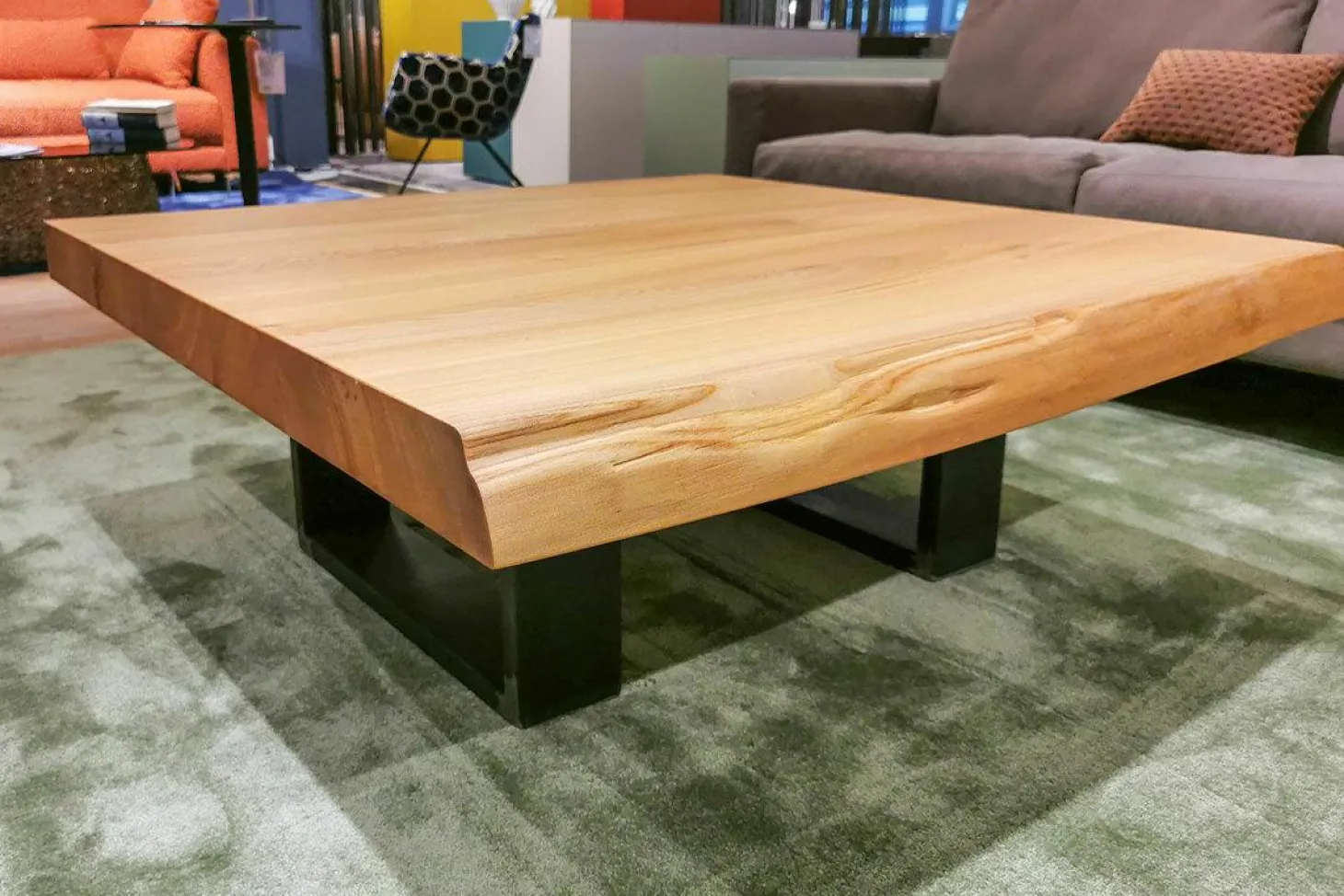 Couchtisch Kantara Tischplatte Rüster Ulme Gestell Eisen