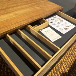 Couchtisch Lift Platte Nussbaum Geölt Bodenplatte Stahl Schwarz Matt Front Farbglas Schwarz