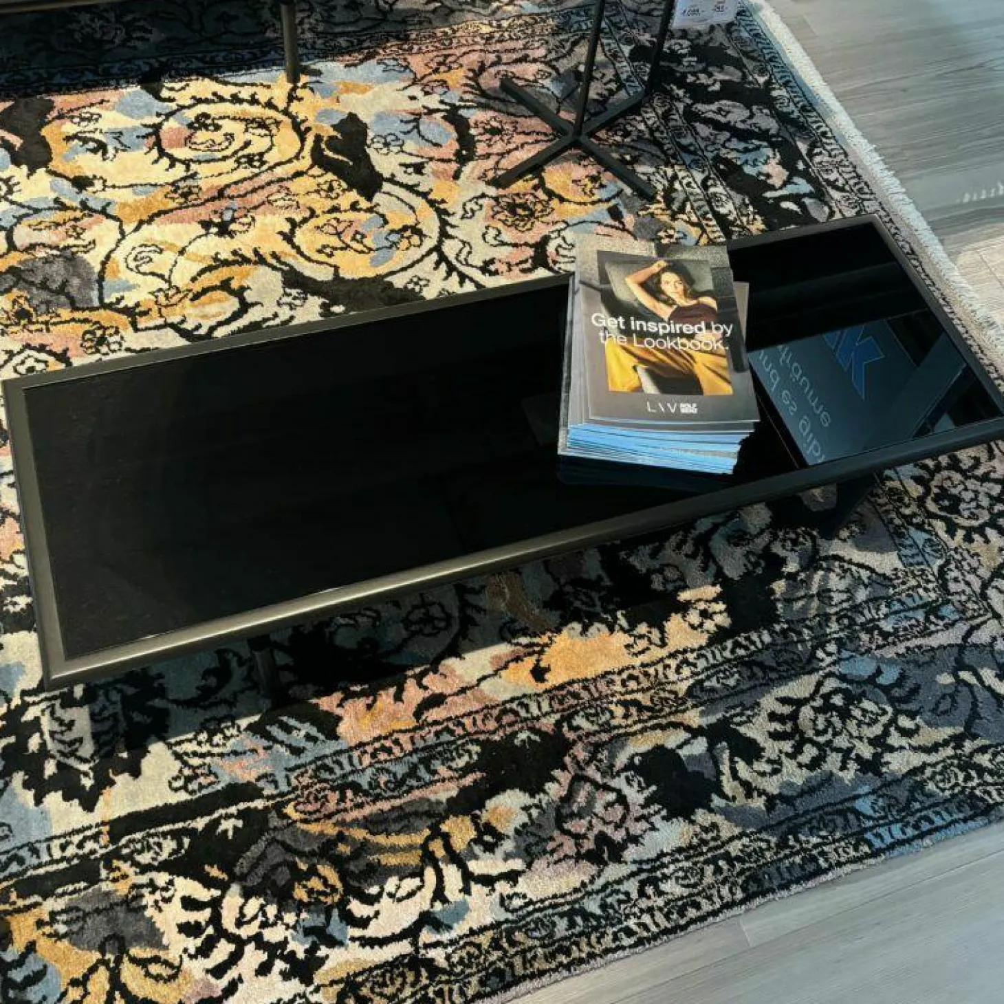 Couchtisch Liv Platte Klarglas Unterseite Und Gestell Buche Verkehrsschwarz Matt Lackiert