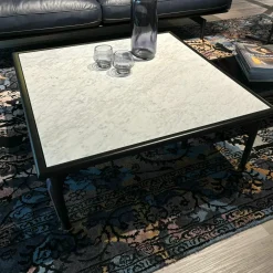 Couchtisch Liv Platte Naturstein Geledert Carrara Gestell Buche Verkehrsschwarz Matt Lackiert