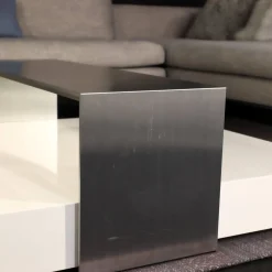 Couchtisch Note Niedrig Mit Rollen Lack Glänzend Weiß Und Brücke Aluminium Eloxiert