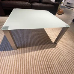Couchtisch Platte Optiwhite Samtcolor Weiß Gestell Edelstahl RAL 1013 Lackiert