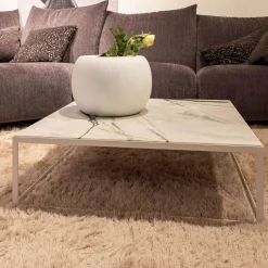 Couchtisch SC 54 Steinplatte Calacatta Verde Leder Optik Gestell Pulverbeschichtet Verkehrsweiß