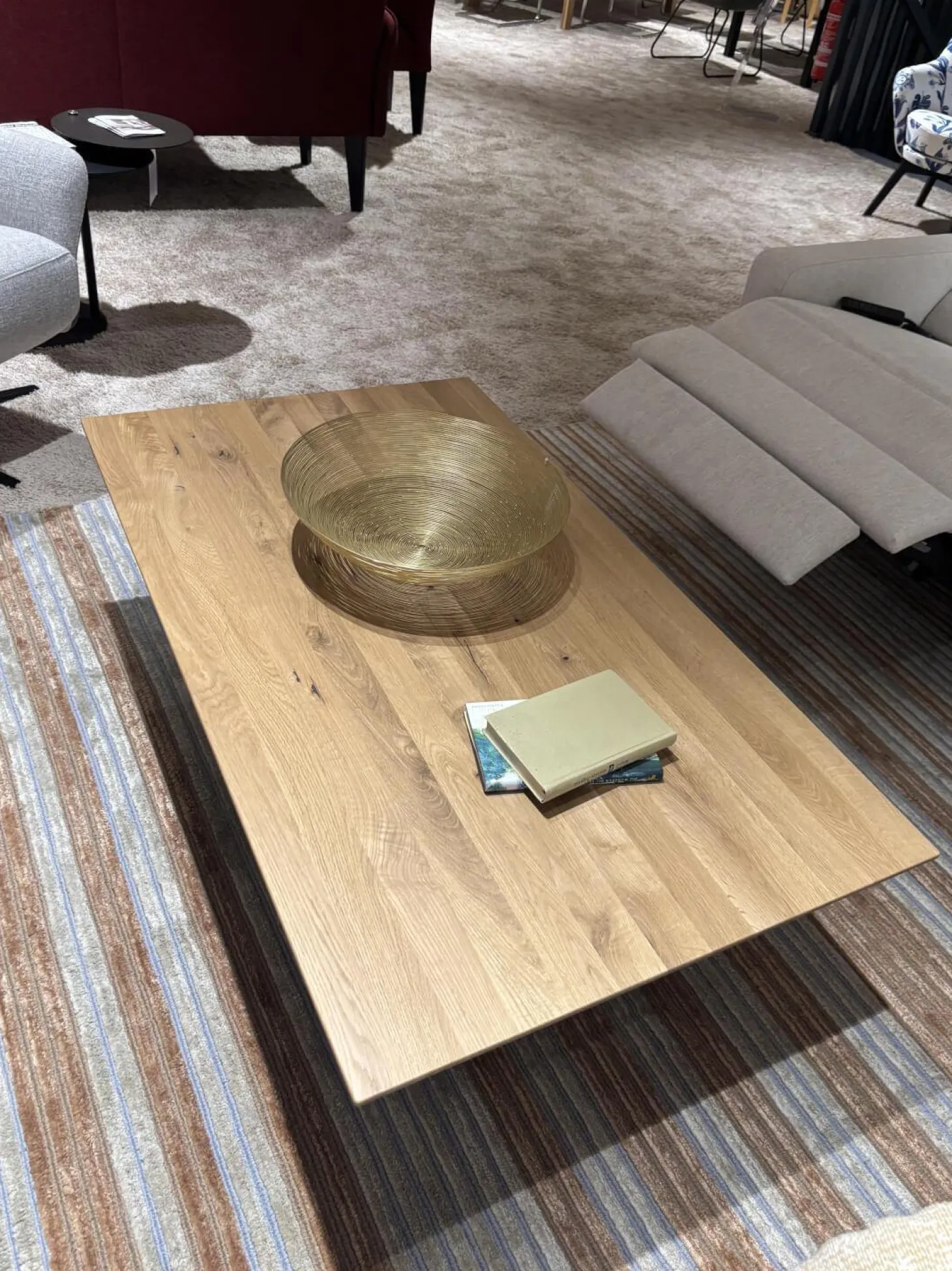 Couchtisch Tucson Platte Wildeiche Massiv Geölt Bodenplatte Metall Schwarz