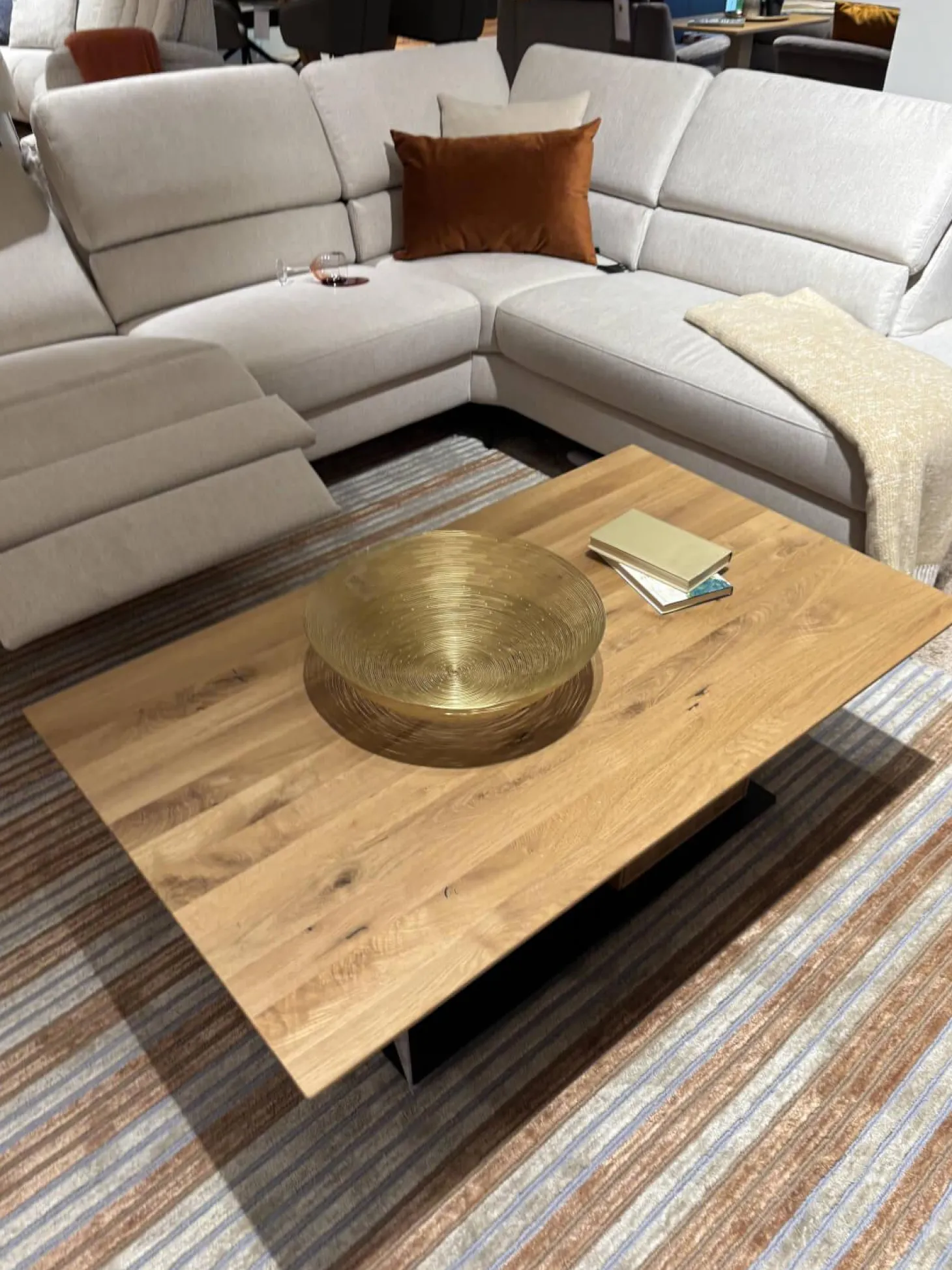 Couchtisch Tucson Platte Wildeiche Massiv Geölt Bodenplatte Metall Schwarz