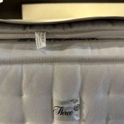 Doppelbett Basis Stoff 11-10318 Gr. 1 Füße QF10 71L Eiche Wenge Lackiert Mit Integrierter Unterfederung