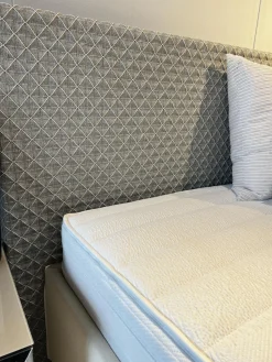 Doppelbett Someo Gestell Stoff Soft Basic RM766 Beige Kopfteil Stoff Pure Origami RM779 Grau