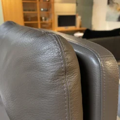 Drehsessel Cordia Bezug Leder Semi Nougat 280 4-Fuß Drehgestell Aluminium Poliert Mit Hocker