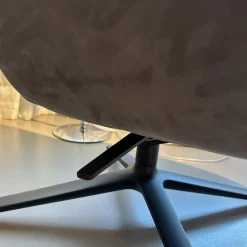 Drehsessel Cordia Hoch Leder 681 Graphit Grau Gestell Feinstruktur Schwarz Lackiert Mit Hocker