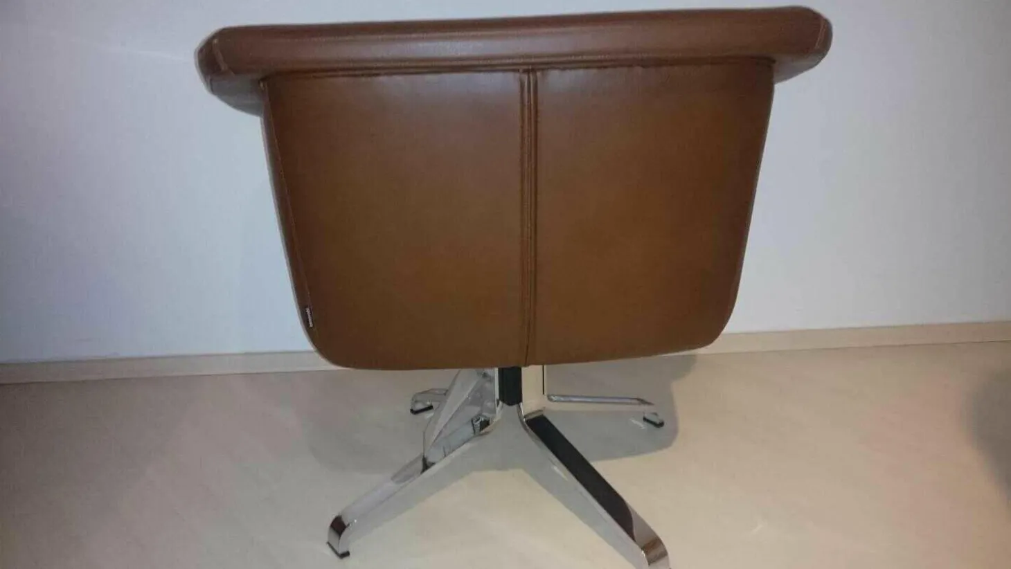 Drehsessel Falcon Leder 1 Kastanie Braun Gestell Verchromt