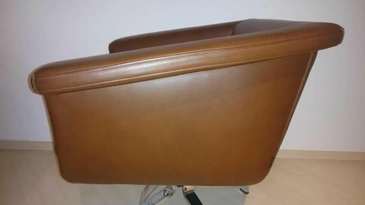 Drehsessel Falcon Leder 1 Kastanie Braun Gestell Verchromt