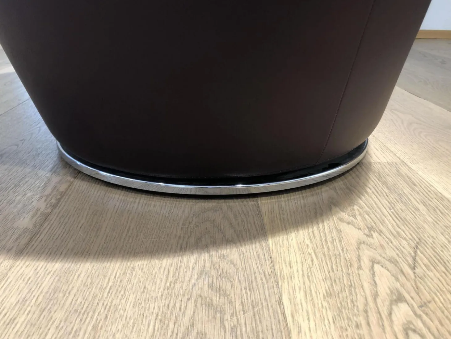 Drehsessel Flint Leder 359 Aubergine Stoff Divina Bordeaux