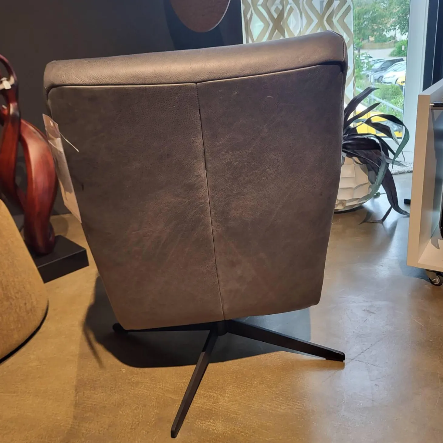 Drehsessel Klier Concept No 03 Niedrig Leder Grey PG L30 Grau Kreuzfuß Metall Schwarz