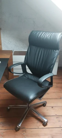 Drehsessel Modus 284 81 Leder 74 Schwarz 99 Gestell Aluminium Poliert Mit Rollen