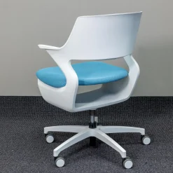 Drehstuhl Sharko Mit Ablage Unter Der Sitzfläche