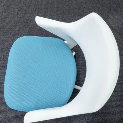 Drehstuhl Sharko Mit Ablage Unter Der Sitzfläche