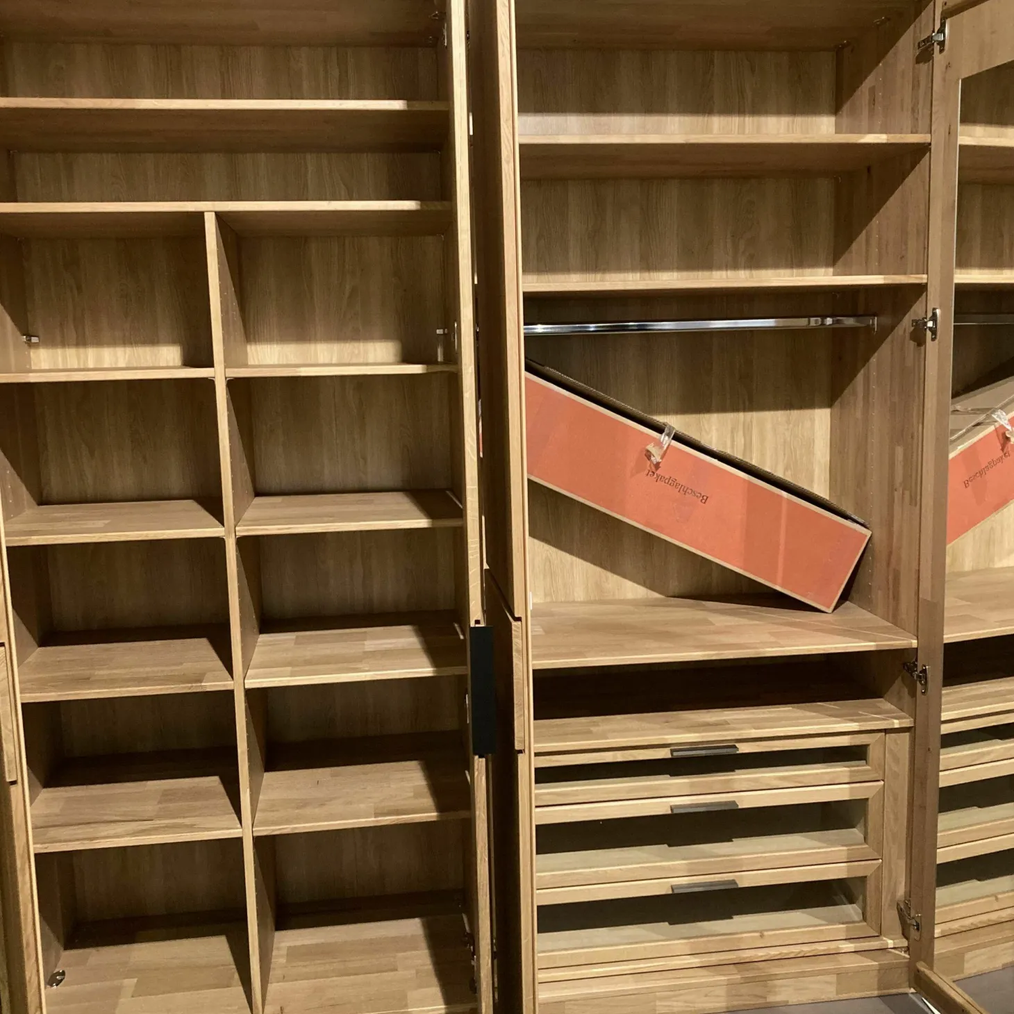 Drehtürenschrank Anconia Eiche Natur Griffe Anthrazit 6-Türig