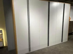 Drehtürenschrank Sonate R5 Lack Brillantgrau mit Beleuchtung