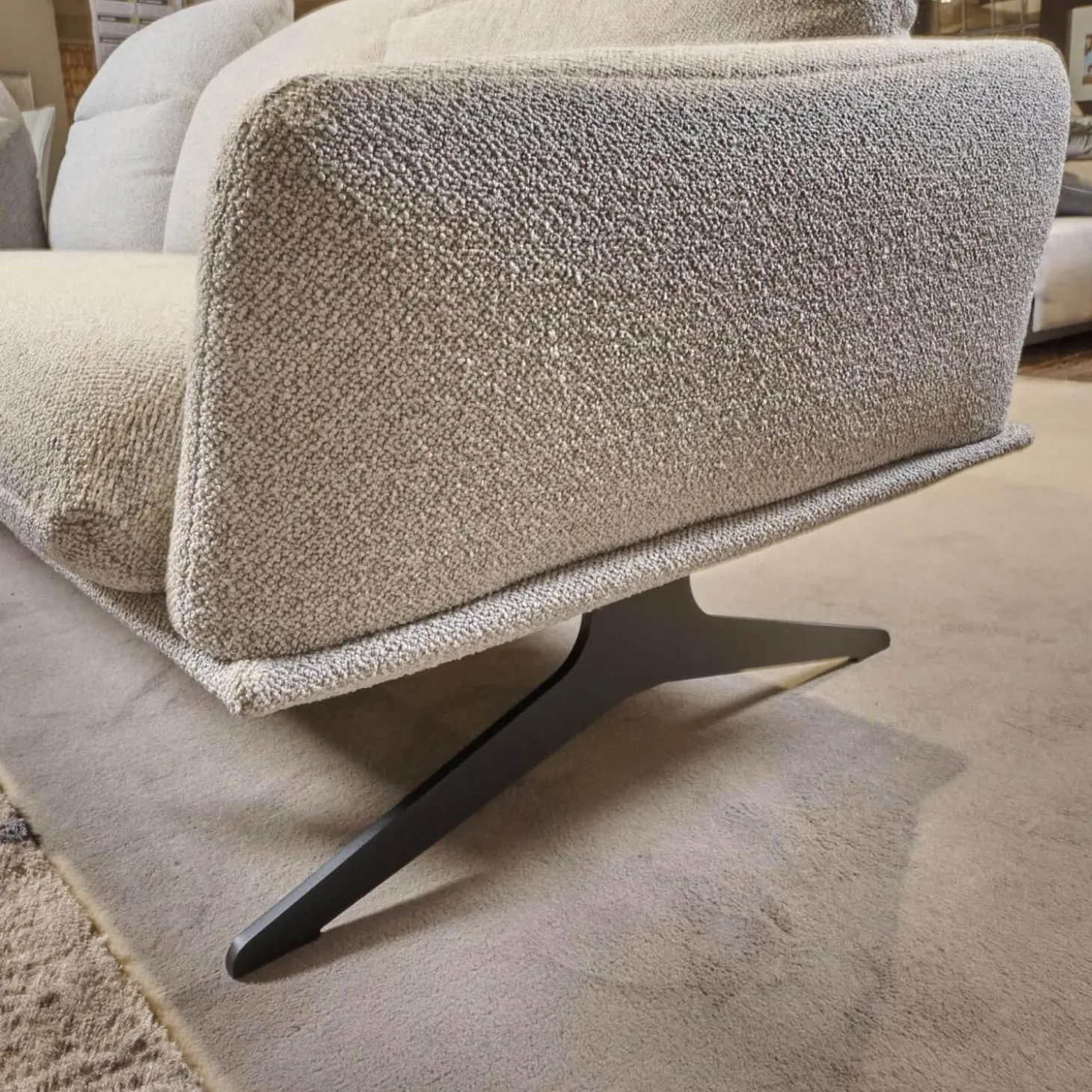 Eckgarnitur Calmo Bezug 13 Aquaclean Cosmo Kufe Schwarz Matt Inklusive Motorischer Fußstütze