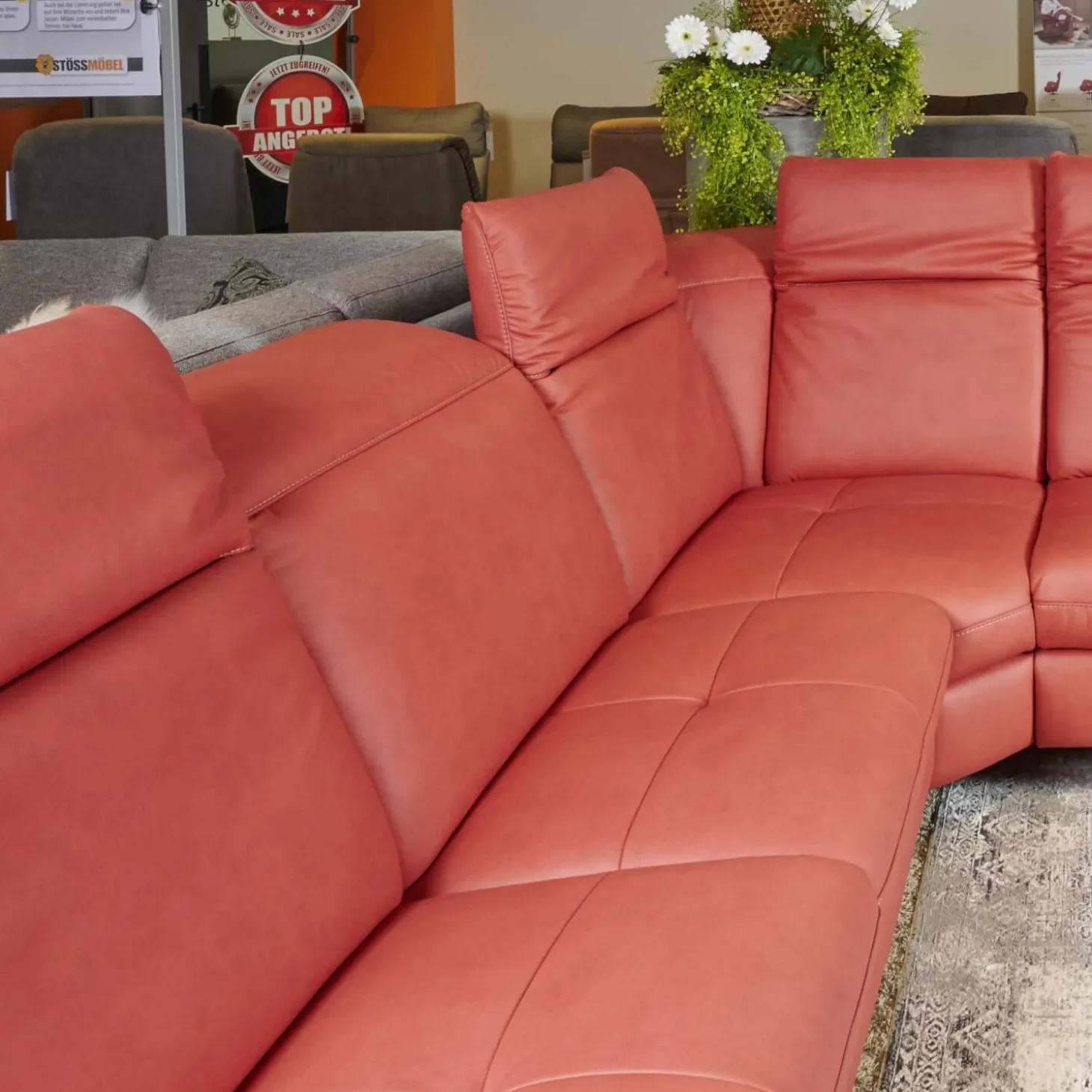 Eckgarnitur Luna Bezug Leder Kevin Cherry Fuß Schwarz Matt Mit Elektrischer Verstellung