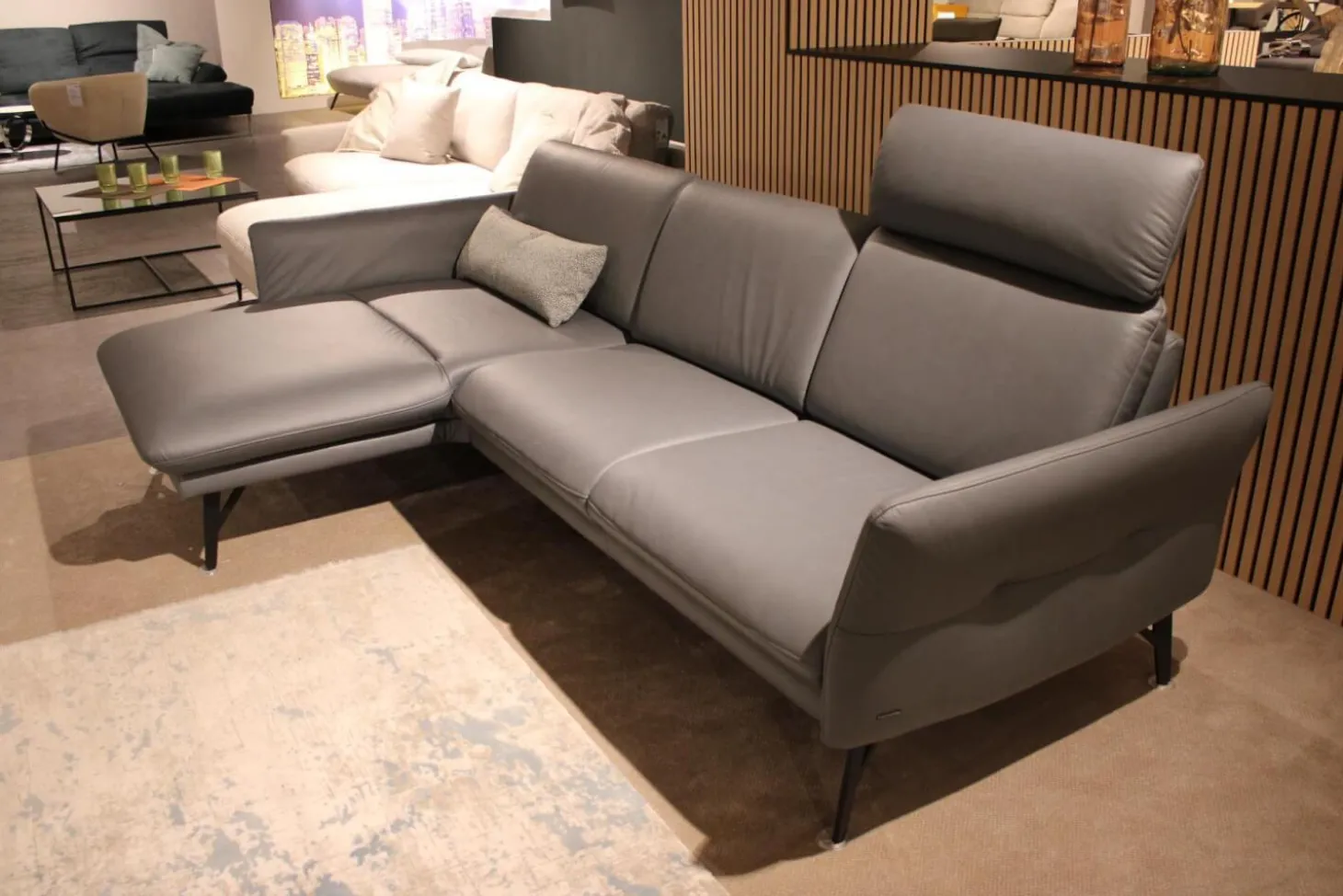 Ecksofa 1928 Leder 24 Longlife Aqua Grau mit Kopfstütze und 1 Nierenkissen