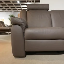 Ecksofa 1500 Leder 24 Longru Braun Grau Mit Elektrischem Free Wall Beschlag Mit Kopfstützen