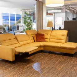 Ecksofa 1380 Leder Vivre Honey Gelb Füße Aluminium Mit Herz Waage Funktion Und Aufklappbarem Anstellhocker
