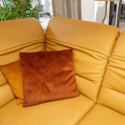 Ecksofa 1380 Leder Vivre Honey Gelb Füße Aluminium Mit Herz Waage Funktion Und Aufklappbarem Anstellhocker
